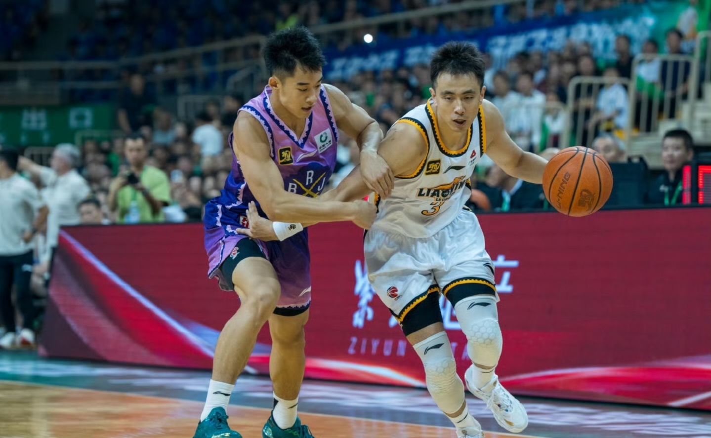 今夜突围战来临，切尔西围绕CBA常规赛远射贴柱，悬念犹存，轮换策略成焦点的简单介绍