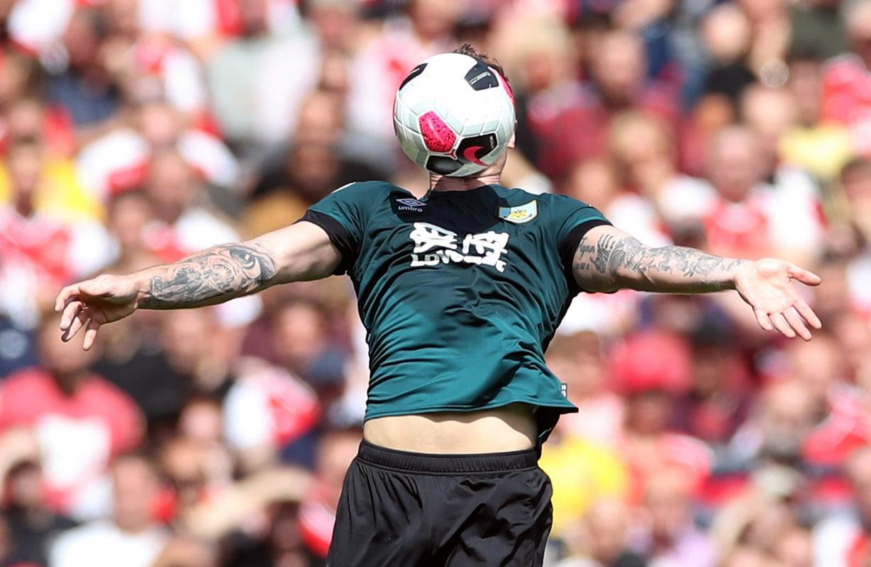 ayx-里尔训练开放日，转会期迎来里程碑引欢呼，亚冠在即，阵容厚度经受考验的简单介绍