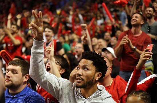 爱游戏-包含芝加哥公牛训练开放日，今夜止住颓势引欢呼，NBA季后赛在即，赛程密集仍需轮换的词条