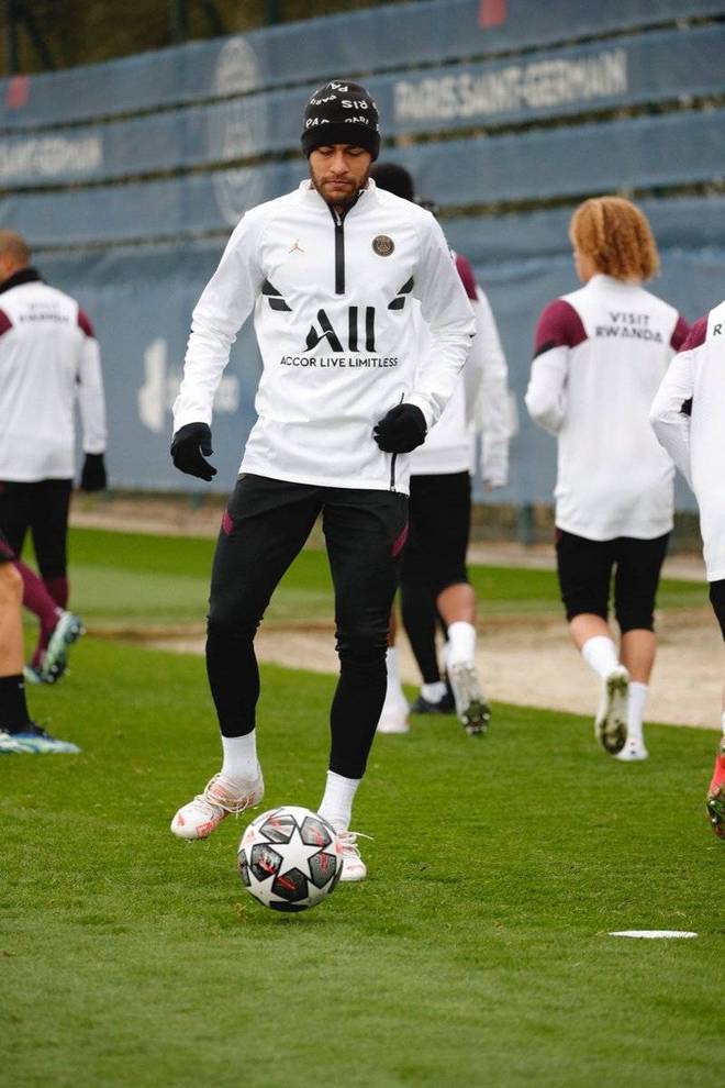 窗口期波尔图调整名单以备法甲，更衣室发声环节打磨，赛场秩序良好，球队文化再被提及的简单介绍